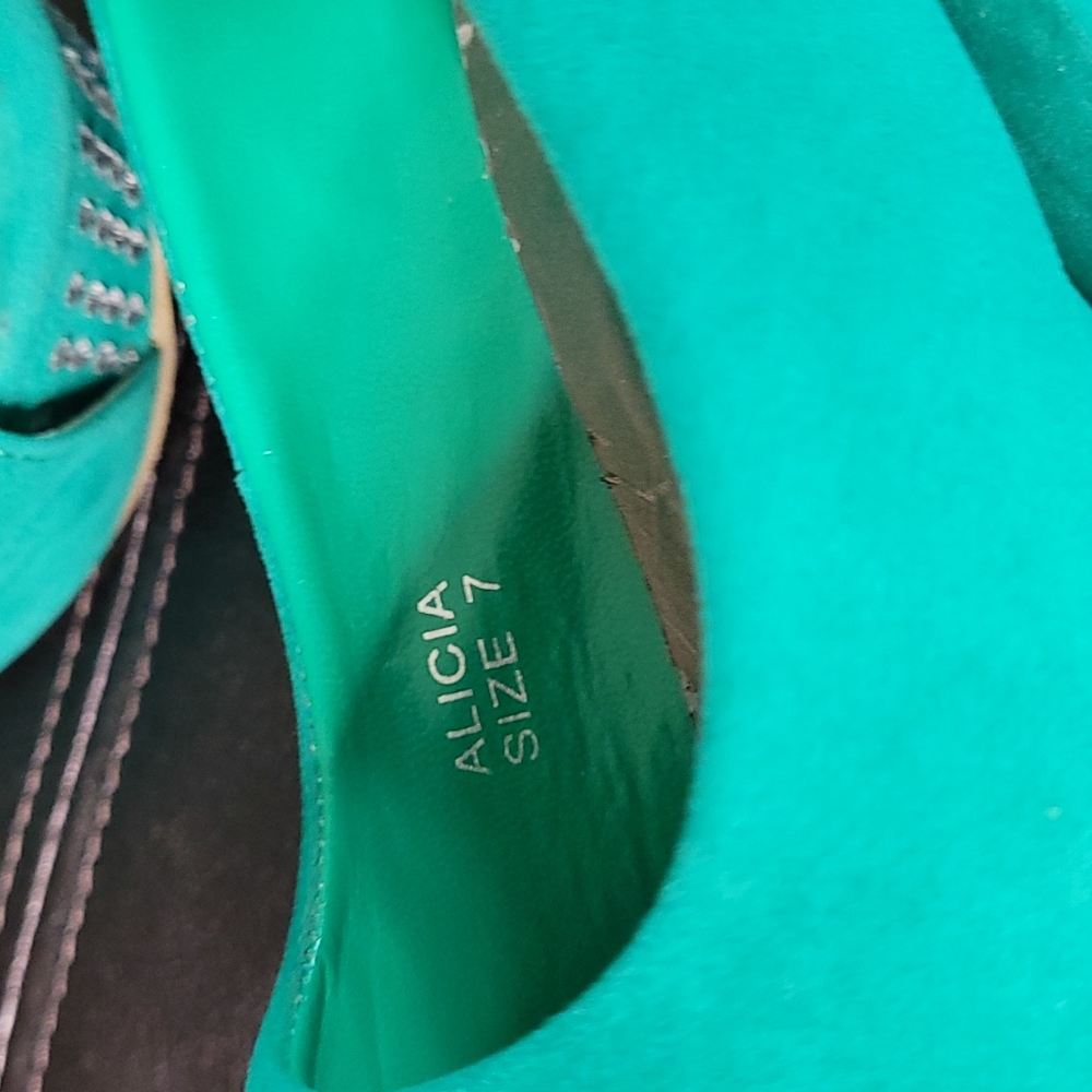 Faux suede platform heels - Picture 2 of 7